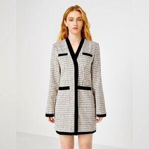 NWT URBAN REVIVO TWEED PLAID CONTRAST TRIM DRESS SIZE 4